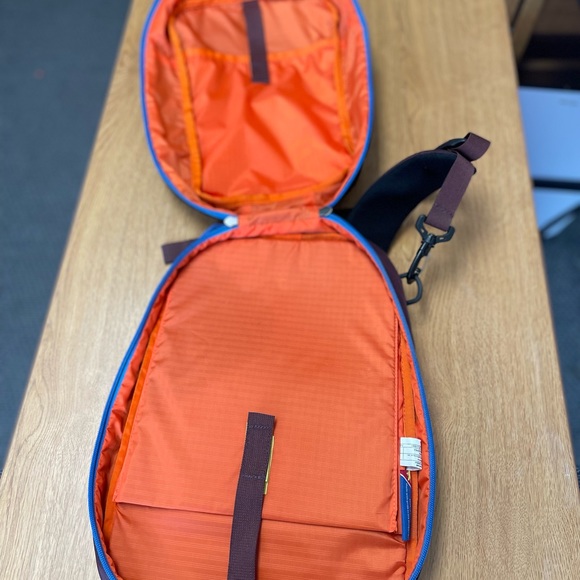 Chasqui 13L Sling - Cada Día. - Picture 9 of 9